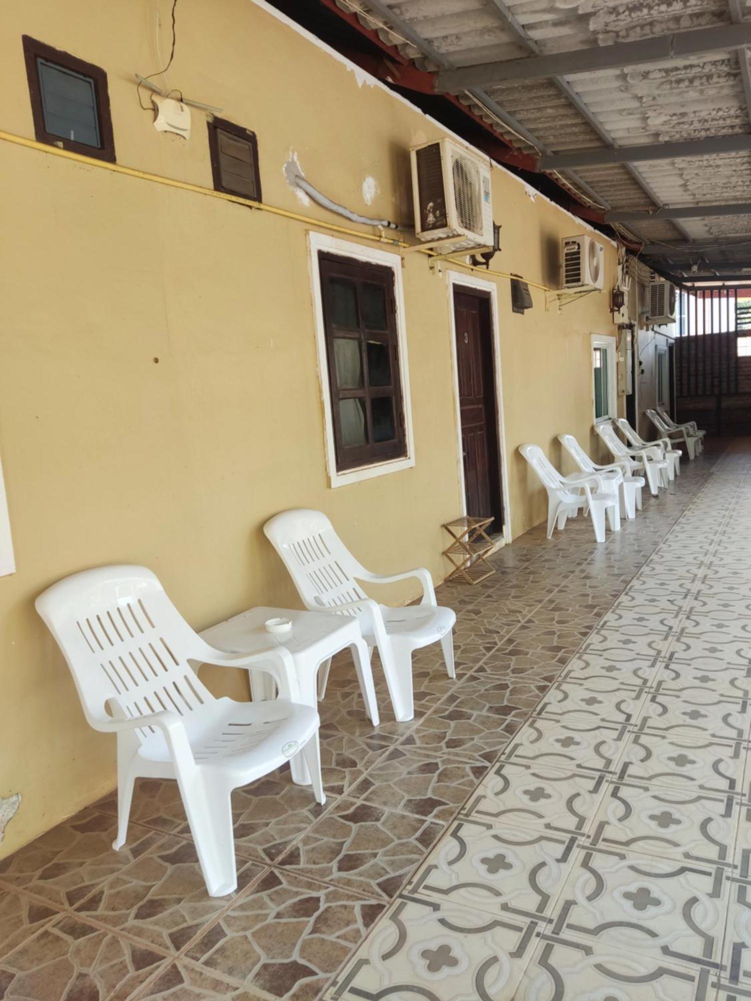 Erawan Guesthouse Pakxé Exteriör bild
