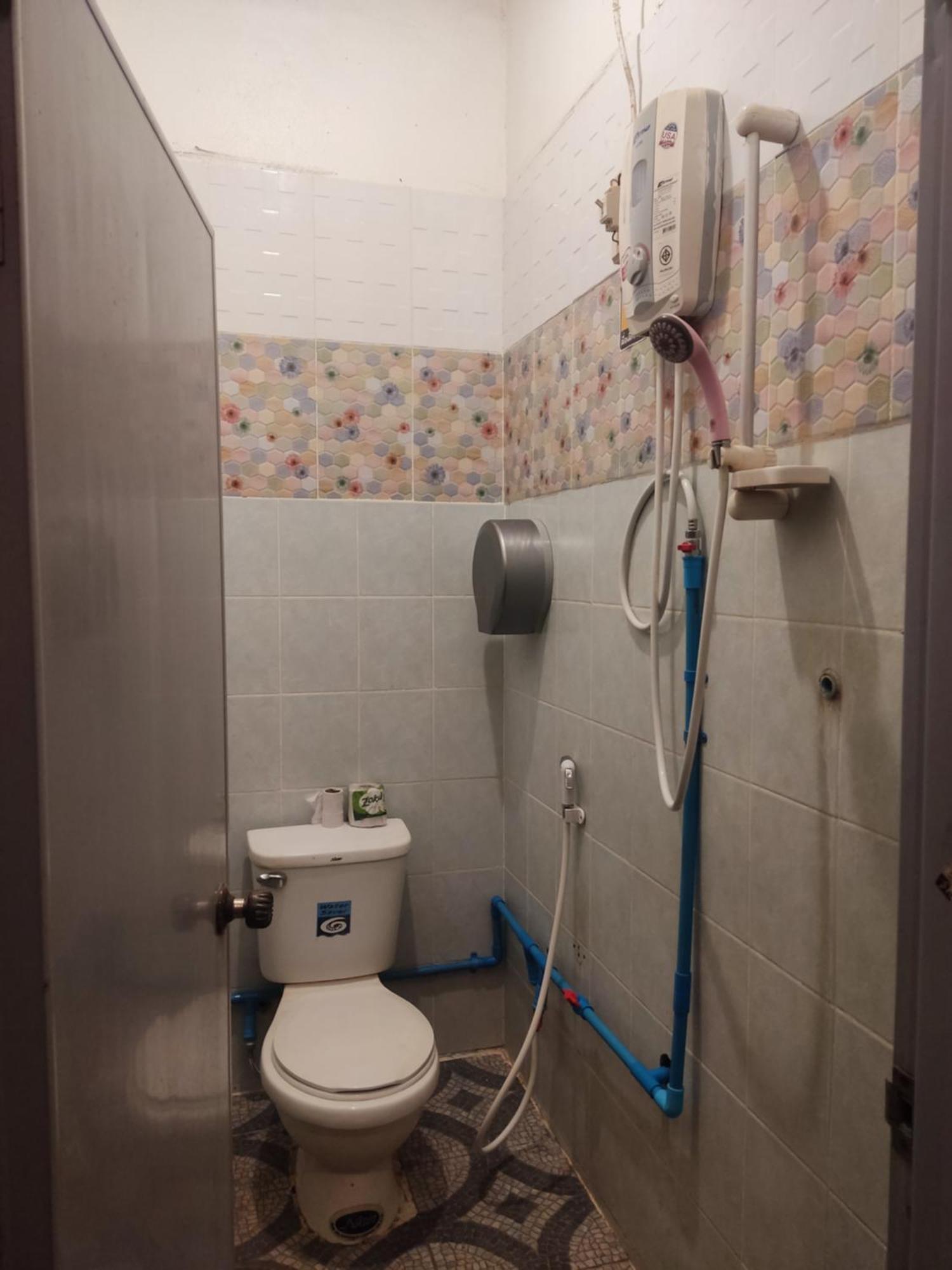 Erawan Guesthouse Pakxé Exteriör bild