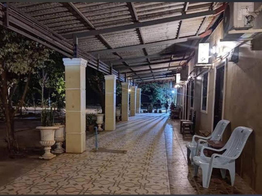 Erawan Guesthouse Pakxé Exteriör bild