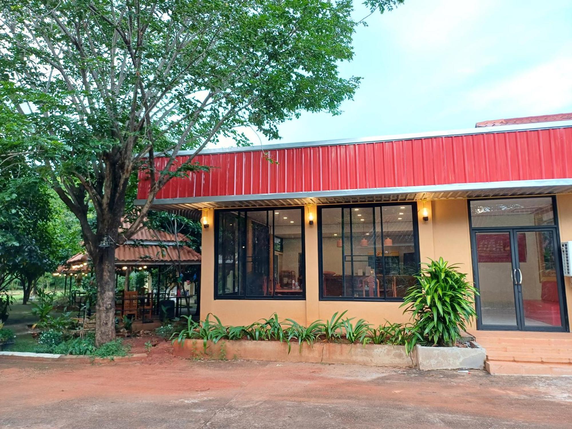 Erawan Guesthouse Pakxé Exteriör bild