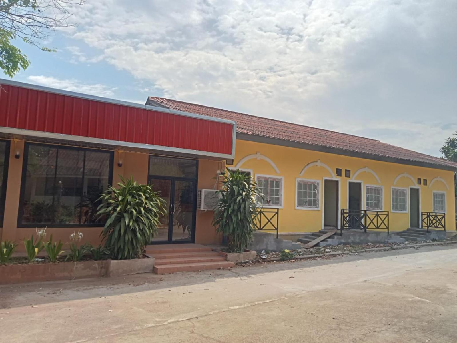 Erawan Guesthouse Pakxé Exteriör bild