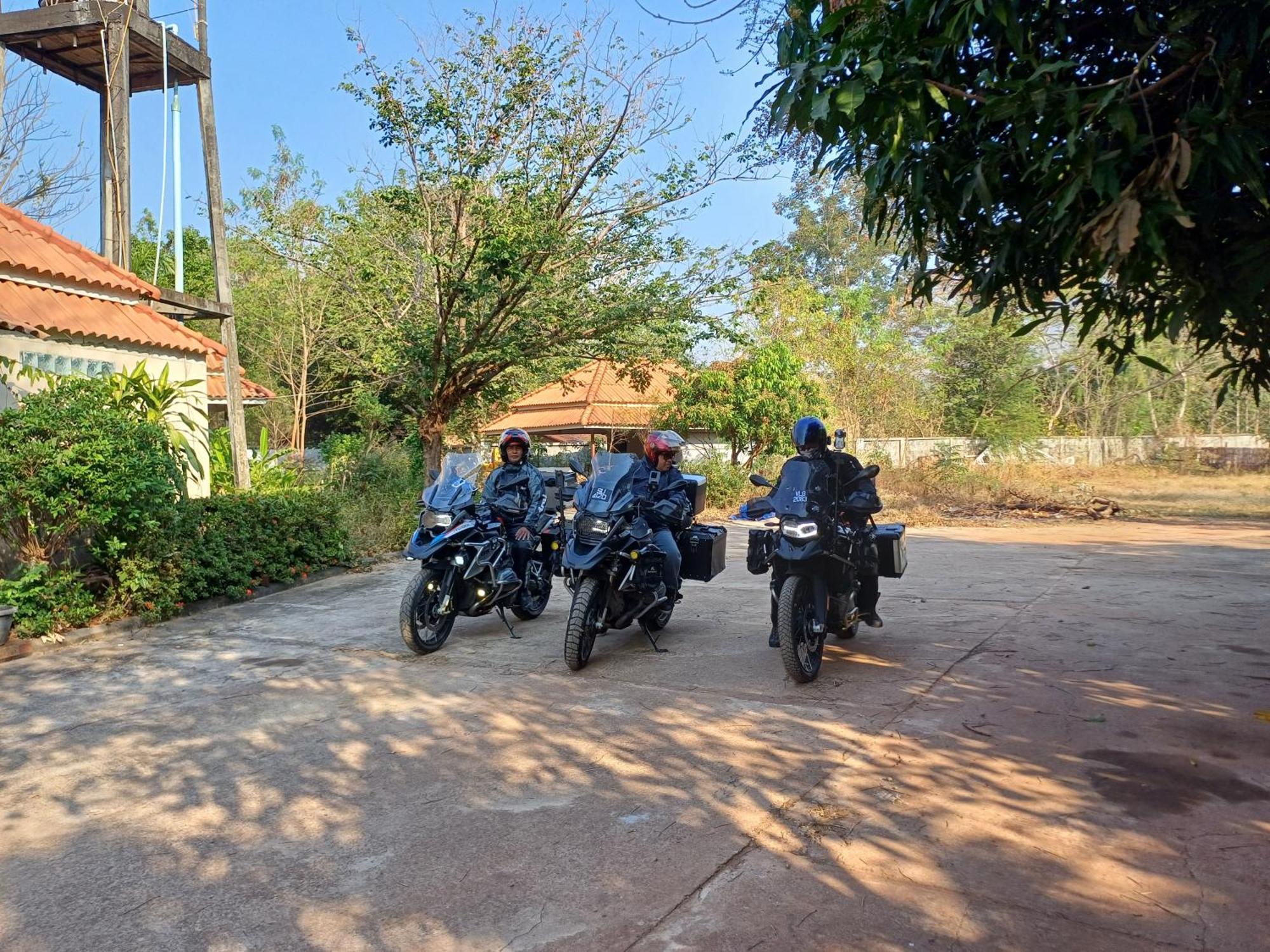 Erawan Guesthouse Pakxé Exteriör bild