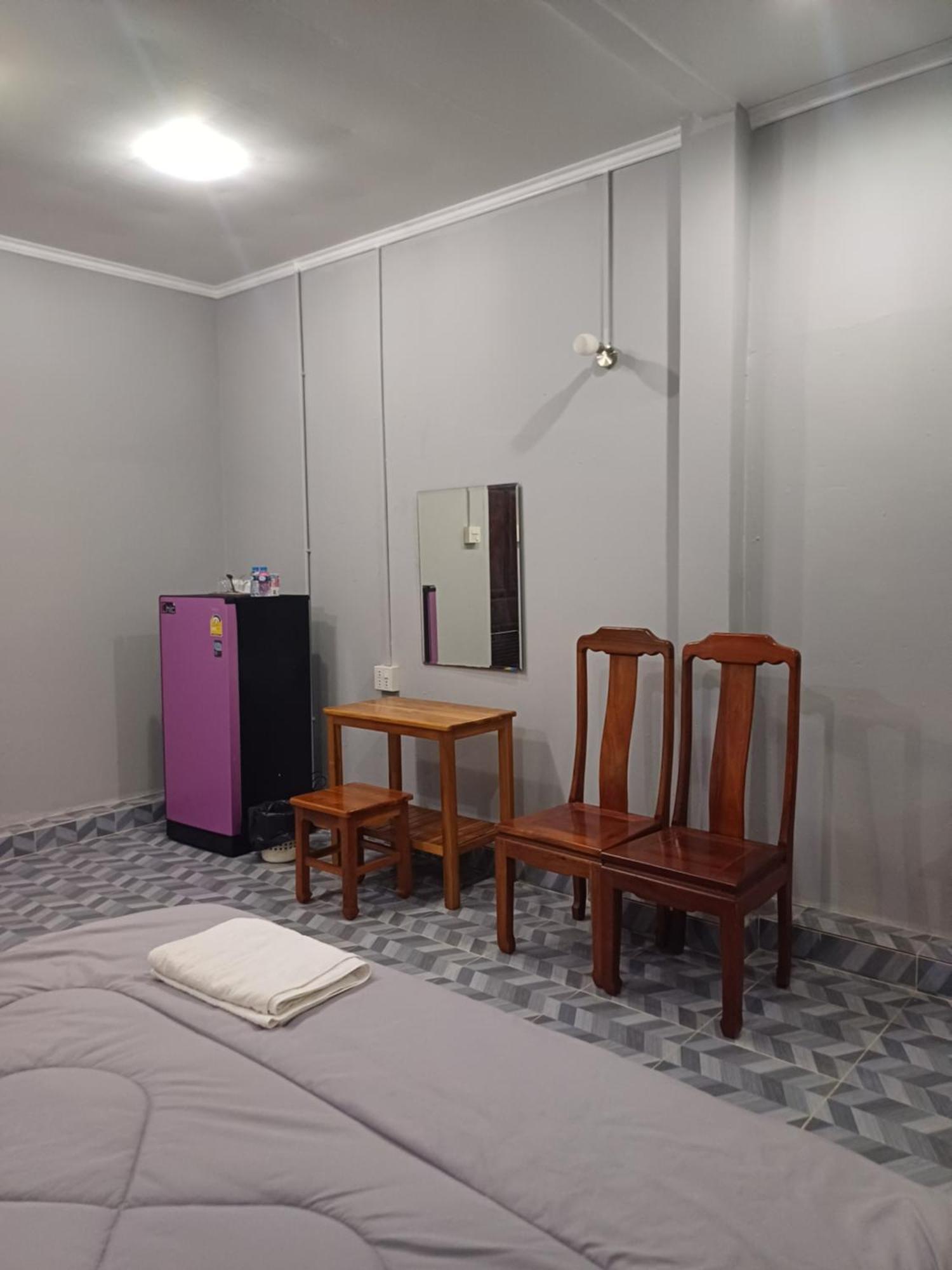 Erawan Guesthouse Pakxé Exteriör bild